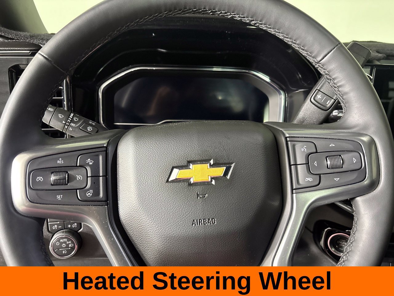 Used 2025 Chevrolet Silverado 2500 LT w/ Z71 Chrome Sport Edition AWD/4WD image 15