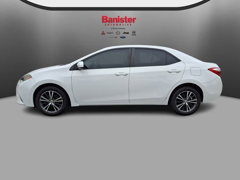 Used 2016 Toyota Corolla LE FWD image 7