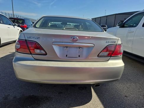 Used 2004 Lexus ES 330 w/ Premium Pkg FWD image 3