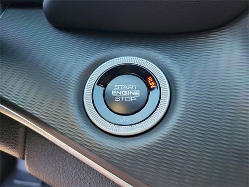 New 2025 Jeep Grand Cherokee Altitude image 27