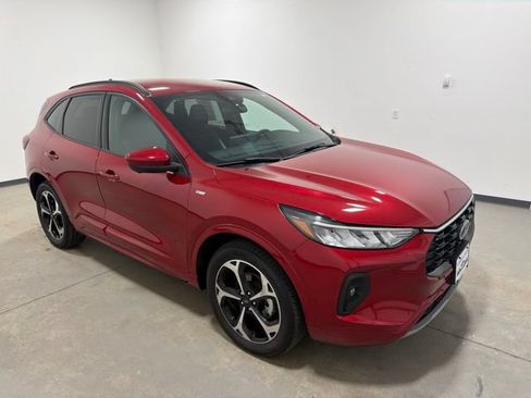 Used 2023 Ford Escape ST-Line Select w/ Tech Pack #2 AWD/4WD image 3