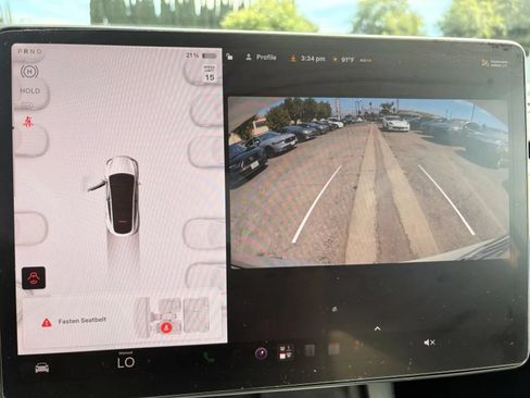 Used 2022 Tesla Model Y Long Range AWD/4WD image 16