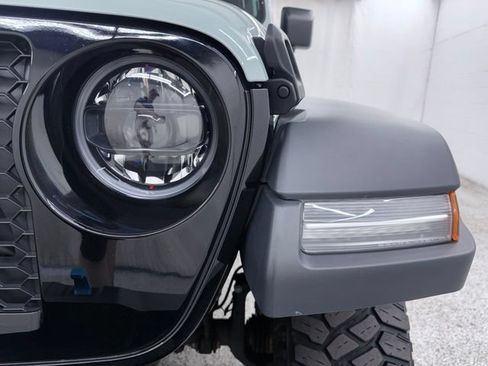Used 2023 Jeep Wrangler Unlimited w/ Cold Weather Group AWD/4WD image 7