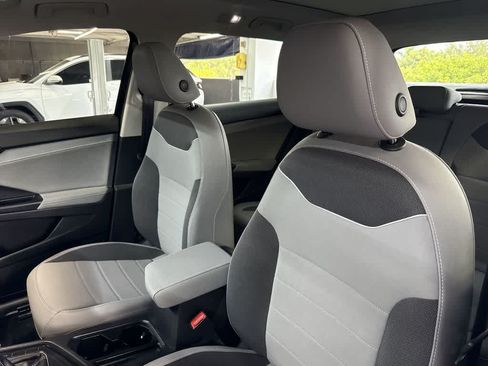 Certified 2024 Volkswagen Taos SE FWD image 14