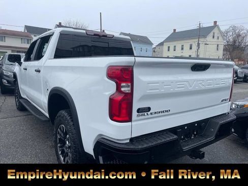 Used 2023 Chevrolet Silverado 1500 ZR2 image 9