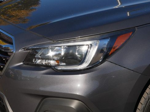 Used 2018 Subaru Outback 2.5i Limited w/ Popular Package #2 image 16