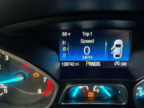 Used 2017 Ford Escape SE FWD image 13