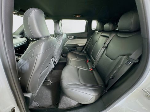 Used 2025 Jeep Compass Limited image 26