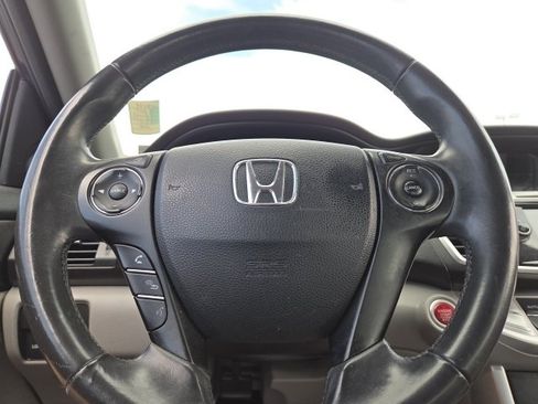Used 2015 Honda Accord EX-L image 17