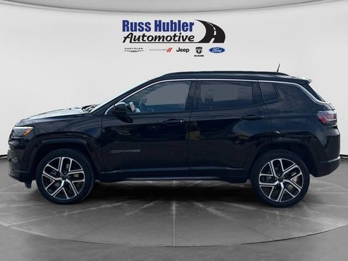 Used 2025 Jeep Compass Limited w/ Elite Group AWD/4WD image 2