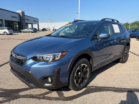 Used 2023 Subaru Crosstrek 2.0i Premium AWD/4WD image 3