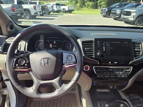 Used 2022 Honda Pilot Elite image 10