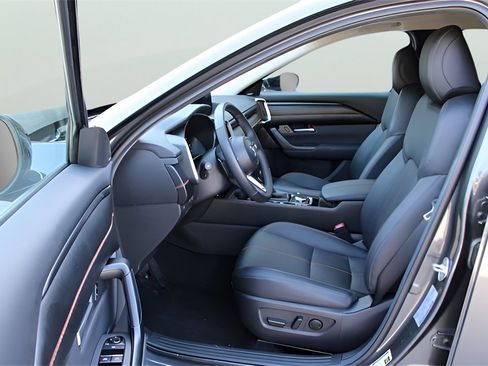 Used 2025 MAZDA CX-50 AWD 2.5 Turbo w/ Premium Pkg image 10