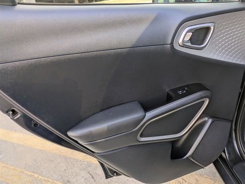 Used 2024 Kia Soul LX w/ Option Group 015 image 27