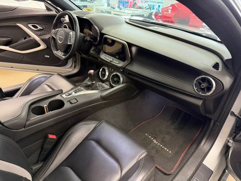 Used 2018 Chevrolet Camaro SS w/ Redline Edition RWD image 43