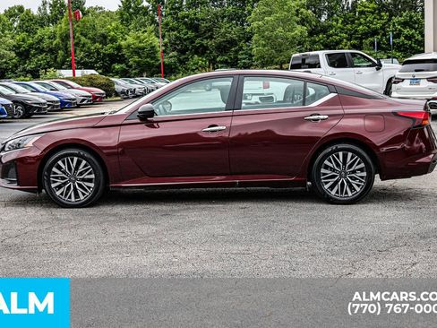 Used 2025 Nissan Altima 2.5 SV FWD image 9