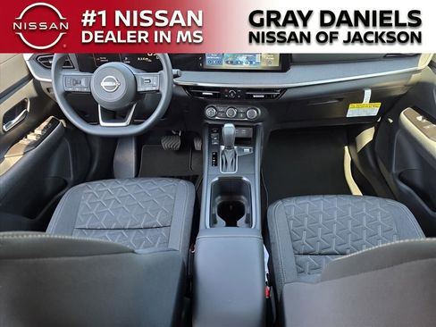 New 2025 Nissan Kicks SV w/ SV Premium Package image 7