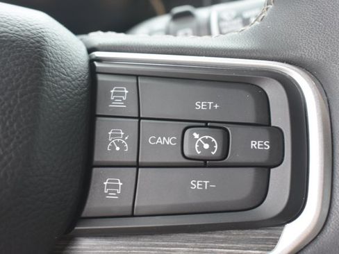 Used 2024 Jeep Wagoneer Series III AWD/4WD image 22