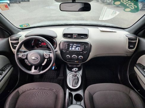 Used 2018 Kia Soul image 2