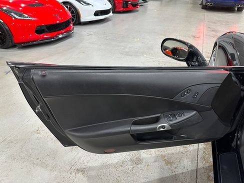 Used 2007 Chevrolet Corvette Convertible w/ Preferred Equipment Group RWD image 17