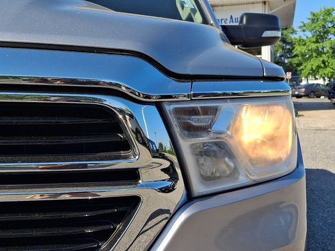 Used 2019 RAM 1500 Big Horn AWD/4WD image 9