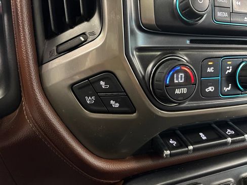 Used 2015 Chevrolet Silverado 1500 High Country w/ High Country Premium Package AWD/4WD image 25