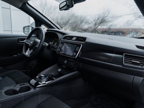 Used 2023 Nissan Leaf SV Plus image 25