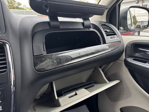 Used 2014 Dodge Grand Caravan SE w/ Quick Order Package 29E SE image 38