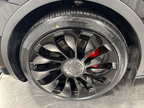 Used 2022 Tesla Model Y Performance AWD/4WD image 2