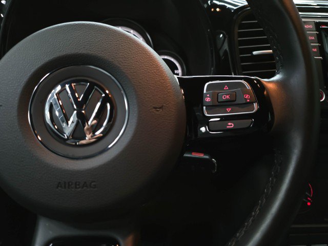 Used 2019 Volkswagen Beetle 2.0T S FWD image 18