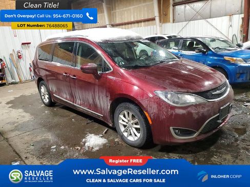 Used 2019 Chrysler Pacifica Touring-L image 5