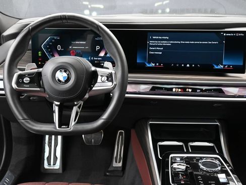 Used 2023 BMW 760i xDrive AWD/4WD image 11