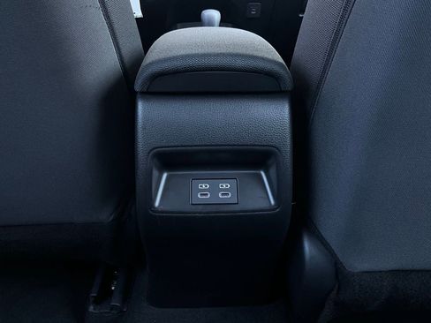 Used 2025 Toyota Corolla LE image 12