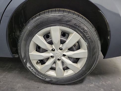 Used 2014 Toyota Corolla LE image 10