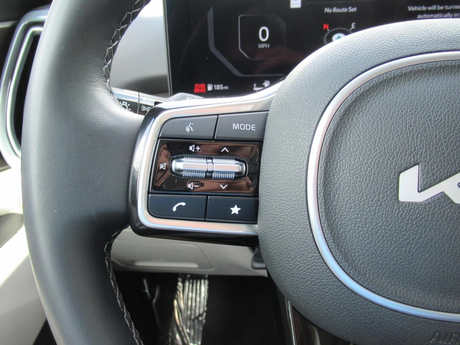 Used 2025 Kia Sorento SX FWD image 25