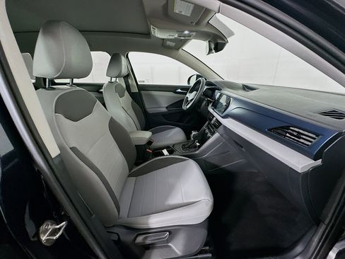 Used 2023 Volkswagen Taos SE w/ Panoramic Sunroof Package FWD image 29