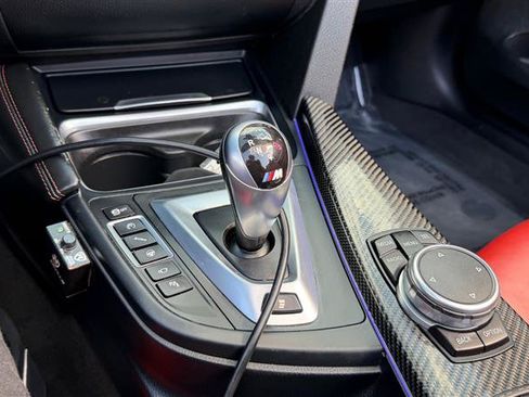 Used 2015 BMW M4 Convertible RWD image 17