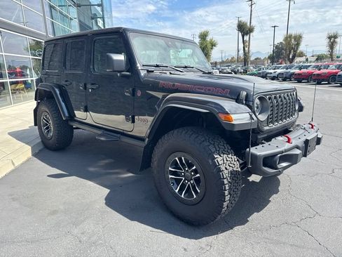 Used 2025 Jeep Wrangler Unlimited Rubicon AWD/4WD image 8