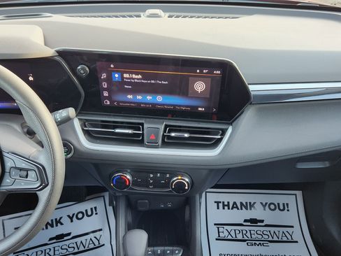 Used 2024 Chevrolet TrailBlazer LS image 18