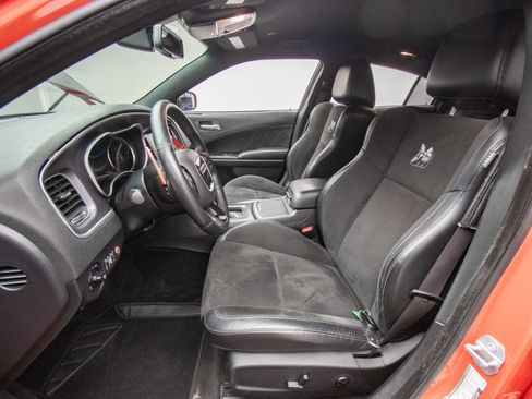 Used 2017 Dodge Charger R/T Scat Pack w/ Beats Audio Group RWD image 14