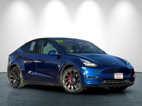 Used 2023 Tesla Model Y Performance image 2