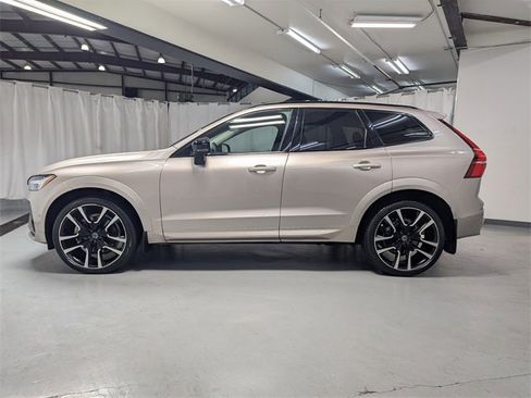Used 2023 Volvo XC60 B5 Ultimate w/ Climate Package image 23