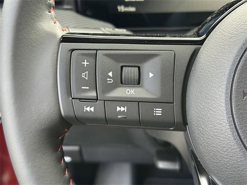 New 2025 Nissan Kicks SR image 18