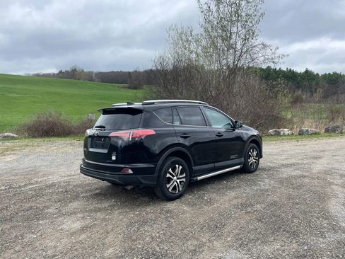 Used 2016 Toyota RAV4 LE AWD/4WD image 3