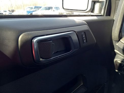 Used 2025 Ford Bronco Outer Banks image 25