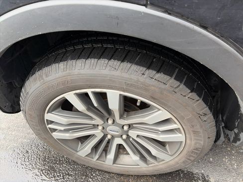 Used 2019 Ford Explorer Platinum AWD/4WD image 8