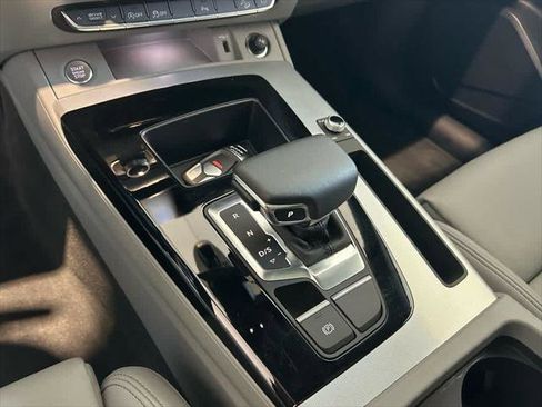 Certified 2025 Audi Q5 2.0T Premium image 14