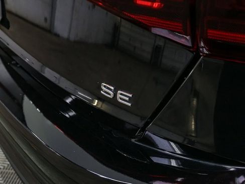 Used 2025 Volkswagen Jetta SE image 9