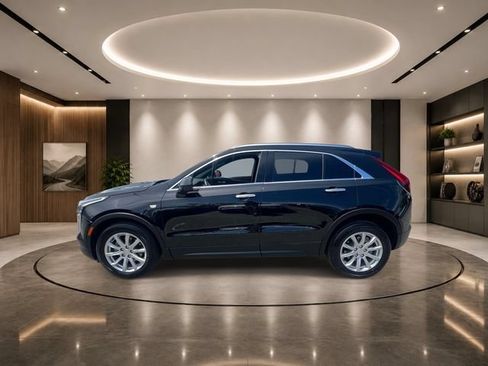 Certified 2023 Cadillac XT4 Luxury w/ Cold Weather Package AWD/4WD image 5