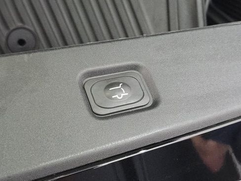 Used 2025 Ford Expedition Tremor AWD/4WD image 18